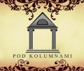 pod kolumnami logo